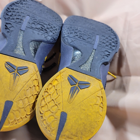 Size 9.5 - Nike Zoom Kobe 6 Imperial Purple 2011 US 10.5 NBA LAKERS kobe bryant - Picture 4 of 9